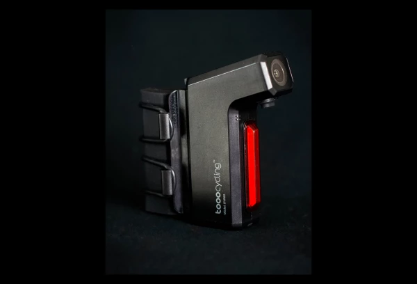 TOOO CYCLING ™ DVR80 Caméra De Sécurité Pour Vélo Avec Éclairage Arrière Intégré Pour Vélotaf 8 TOOO CYCLING ™ DVR80 Caméra De Sécurité Pour Vélo Avec Éclairage Arrière Intégré Pour Vélotaf – Image 6