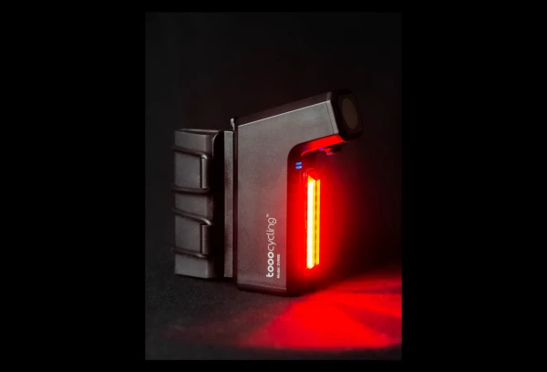 TOOO CYCLING ™ DVR80 Caméra De Sécurité Pour Vélo Avec Éclairage Arrière Intégré Pour Vélotaf 10 TOOO CYCLING ™ DVR80 Caméra De Sécurité Pour Vélo Avec Éclairage Arrière Intégré Pour Vélotaf – Image 8