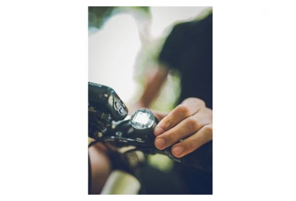 Eclairage Avant Lezyne Femto USB Blanc 6 Eclairage Avant Lezyne Femto USB Blanc – Image 4