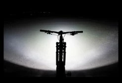 Éclairage Avant Nite Rider Pro 2200 Race 7 Éclairage Avant Nite Rider Pro 2200 Race -Pas Cher Éclairage Vélo Magasin unnamed file 180