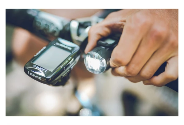 Eclairage Avant Lezyne Femto USB Rouge 4 Eclairage Avant Lezyne Femto USB Rouge – Image 2